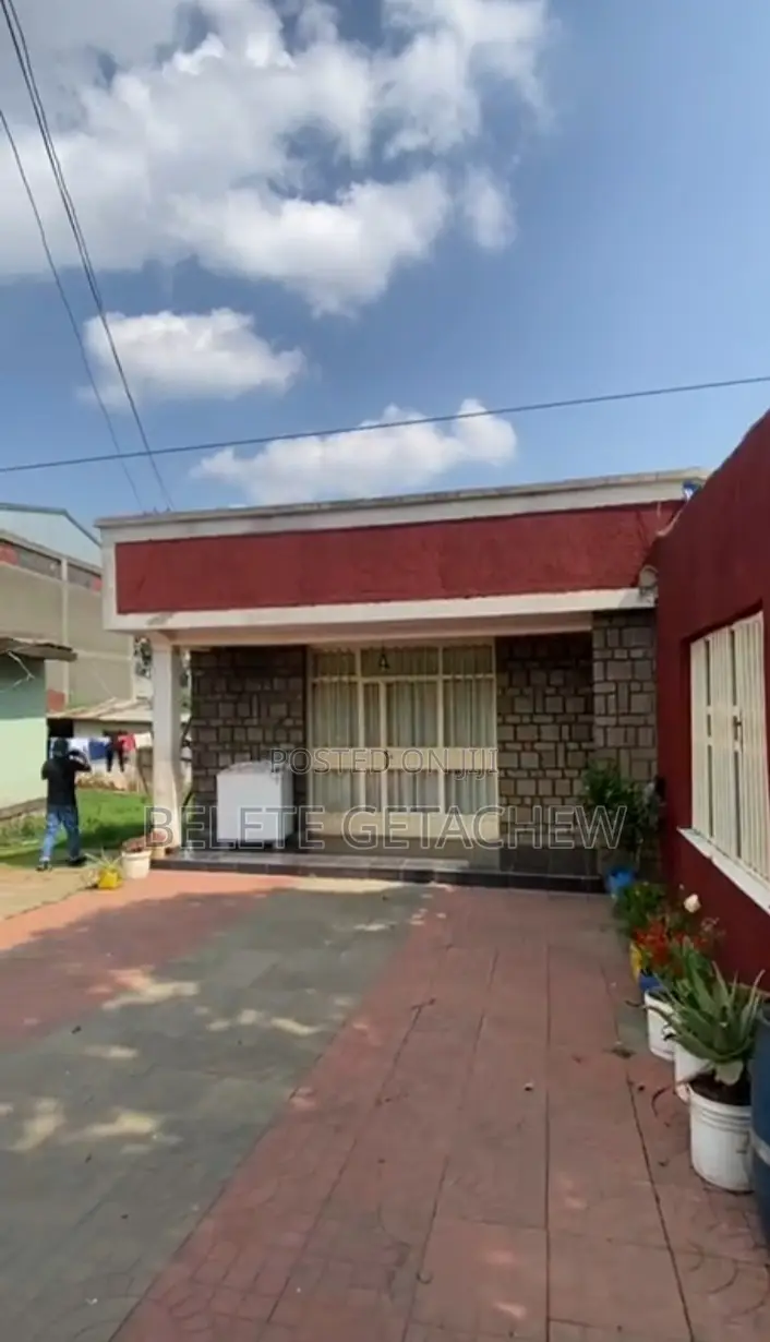 ኮተቤ ካራ ፤ ቆንጆ ቦታ ሽያጭ ለሪልስቴት አልሚዎች - 1122 ካ.ሜ