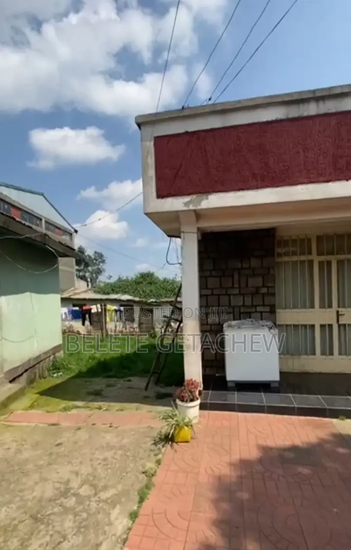 ኮተቤ ካራ ፤ ቆንጆ ቦታ ሽያጭ ለሪልስቴት አልሚዎች - 1122 ካ.ሜ