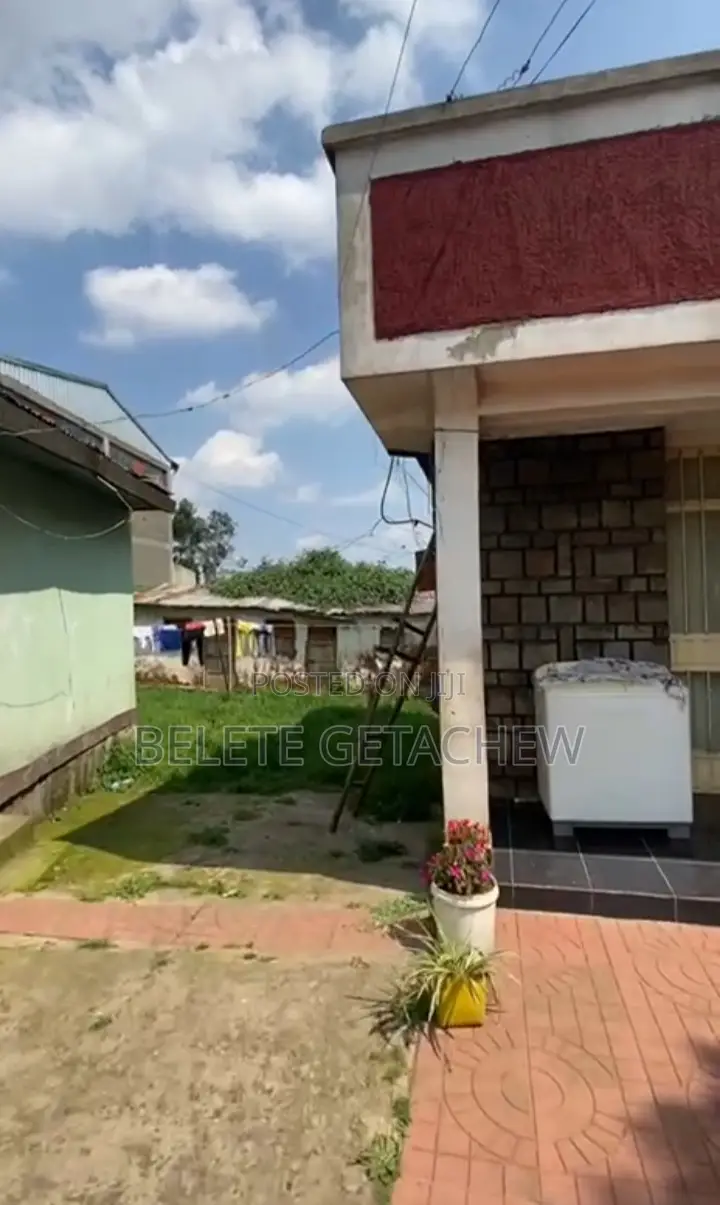 ኮተቤ ካራ ፤ ቆንጆ ቦታ ሽያጭ ለሪልስቴት አልሚዎች - 1122 ካ.ሜ