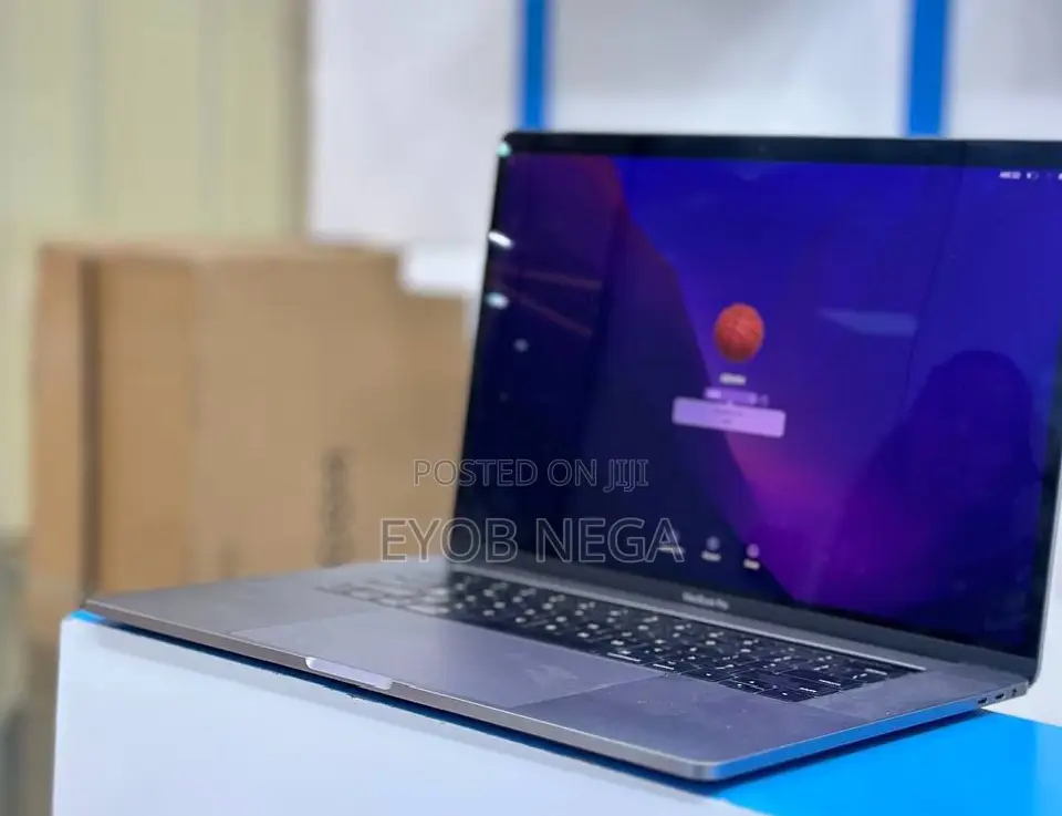 New Laptop Apple MacBook Pro 2017 16GB Intel Core I7 SSD 512GB