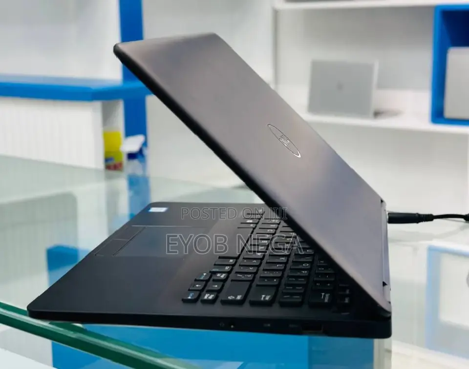 New Laptop Dell Latitude 5310 8GB Intel Core I5 SSD 256GB