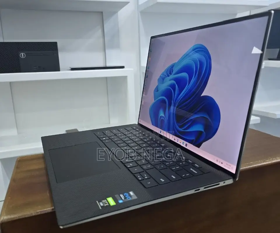 New Laptop Dell XPS 15 32GB Intel Core I7 SSD 1T