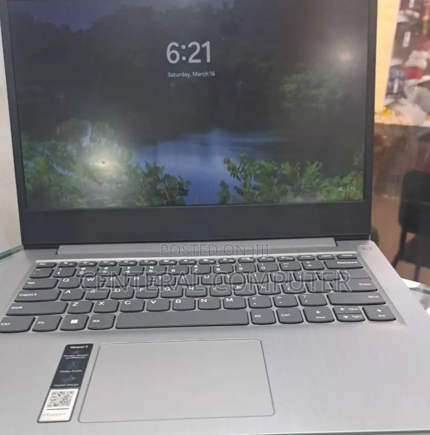 New Laptop Lenovo IdeaPad Z580 8GB Intel Core I3 SSD 256GB