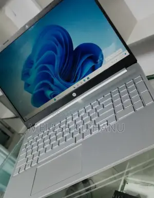 New Laptop HP Stream Notebook 8GB AMD Ryzen 3 SSD 256GB