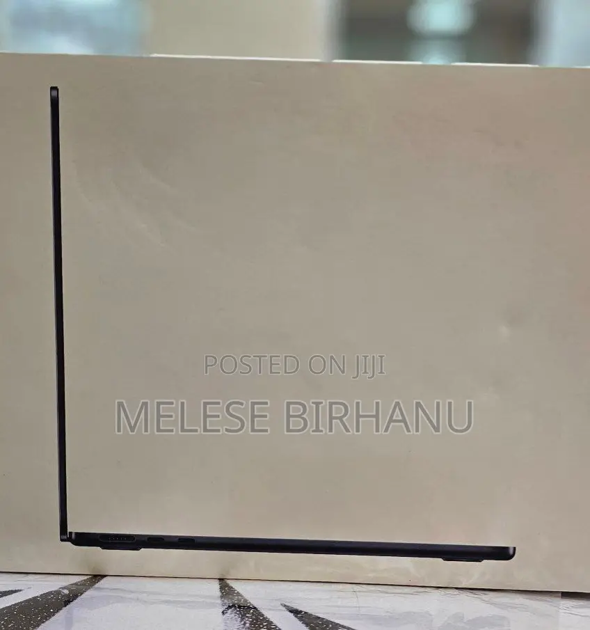 New Laptop Apple MacBook Air 2022 M2 8GB Apple M2 Ultra SSD 256GB