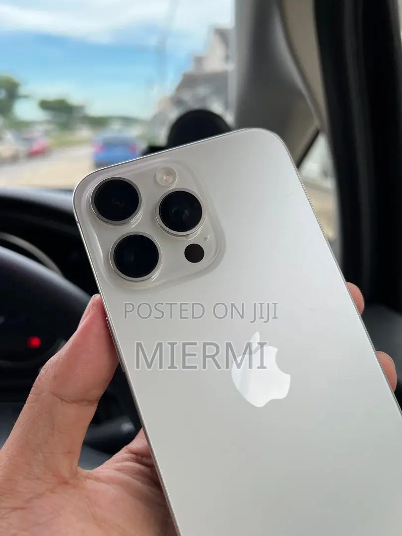 New Apple iPhone 15 Pro Max 256 GB White