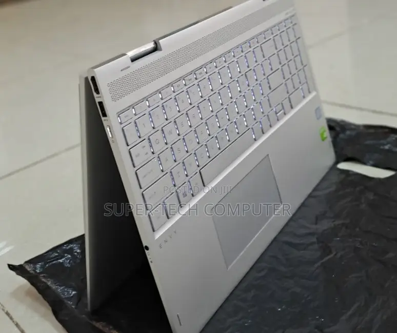 New Laptop HP Envy X360 8GB Intel Core I5 SSD 512GB