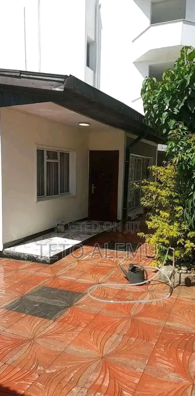 3bdrm Villa in የሚሸጥ ቪላ አያት, Yeka for sale
