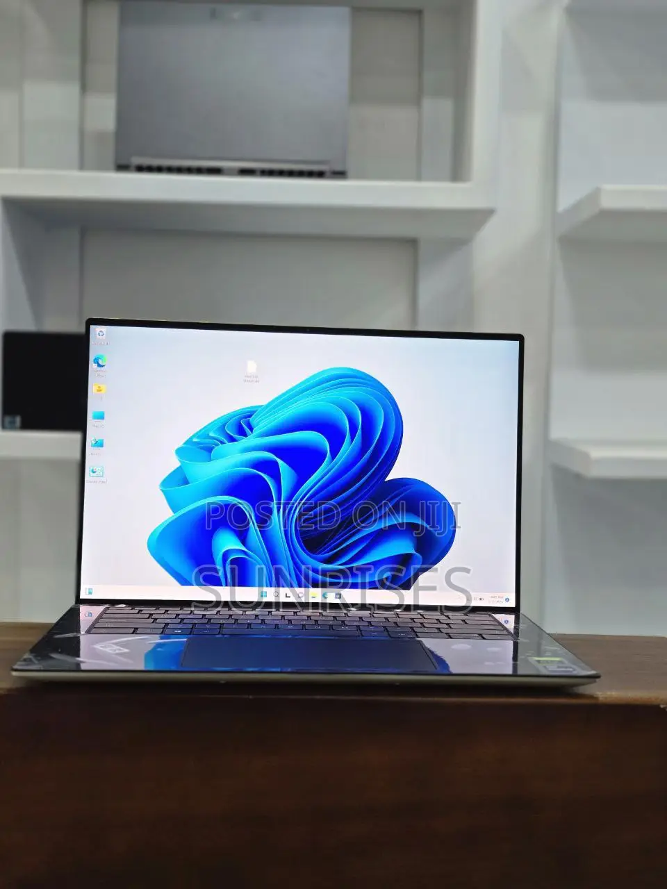 New Laptop Dell XPS 15 32GB Intel Core I9 SSD 2T