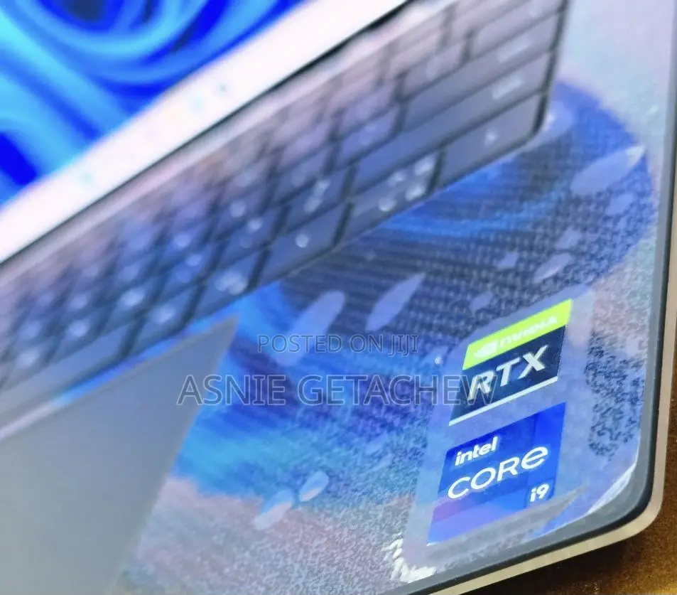 New Laptop Dell XPS 15 32GB Intel Core I9 SSD 2T