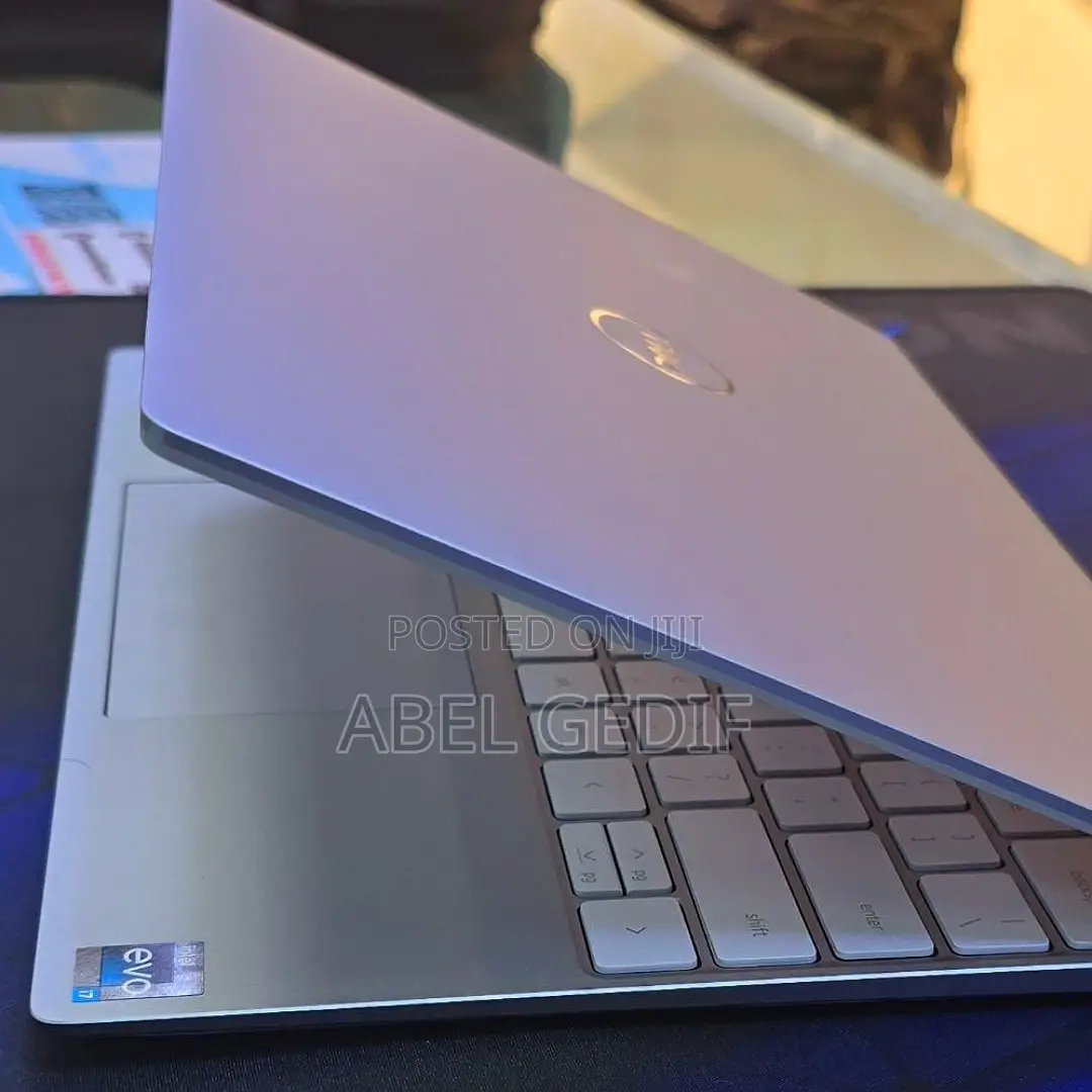 New Laptop Dell XPS 13 16GB Intel Core I7 SSD 512GB