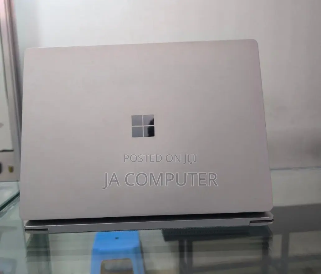 New Laptop Microsoft Surface Laptop 2 16GB Intel Core I7 SSD 512GB