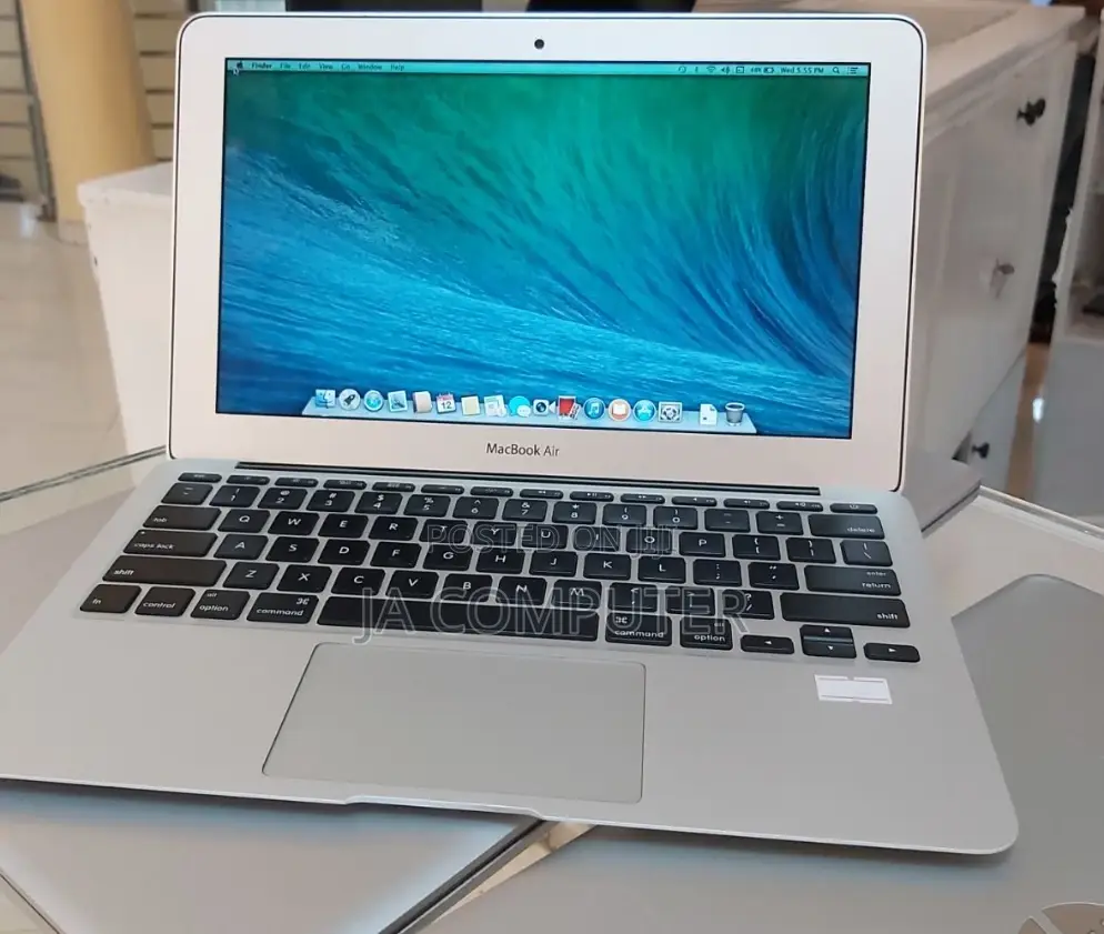 New Laptop Apple MacBook Air 2014 4GB Intel Core I5 SSD 128GB