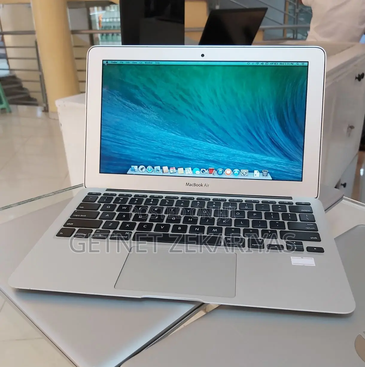 New Laptop Apple MacBook Air 2014 4GB Intel Core i5 SSD 128GB