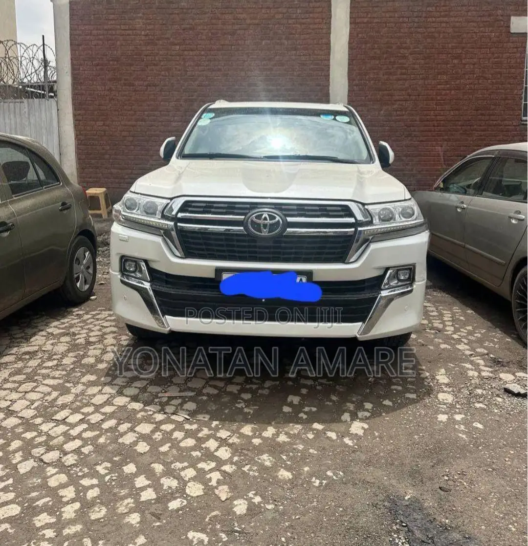 Toyota Land Cruiser 2021 White
