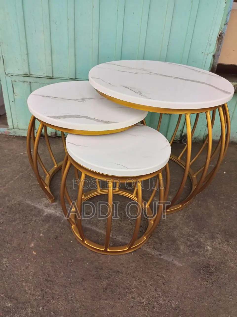 ባለ 3 ኮፊ ቴብል