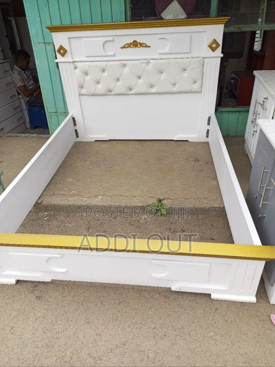 1.50 አልጋዎችልጋ/Bed