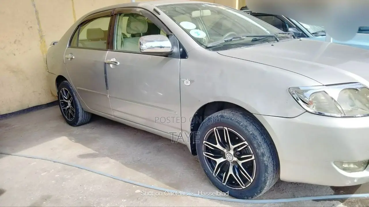 Toyota Corolla 2006 Gold