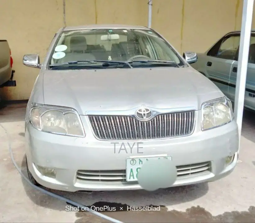 Toyota Corolla 2006 Gold