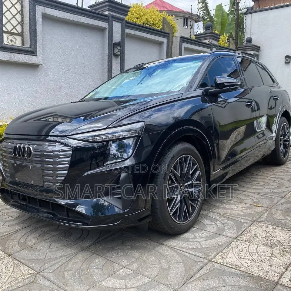 Audi Q5 2023 Black