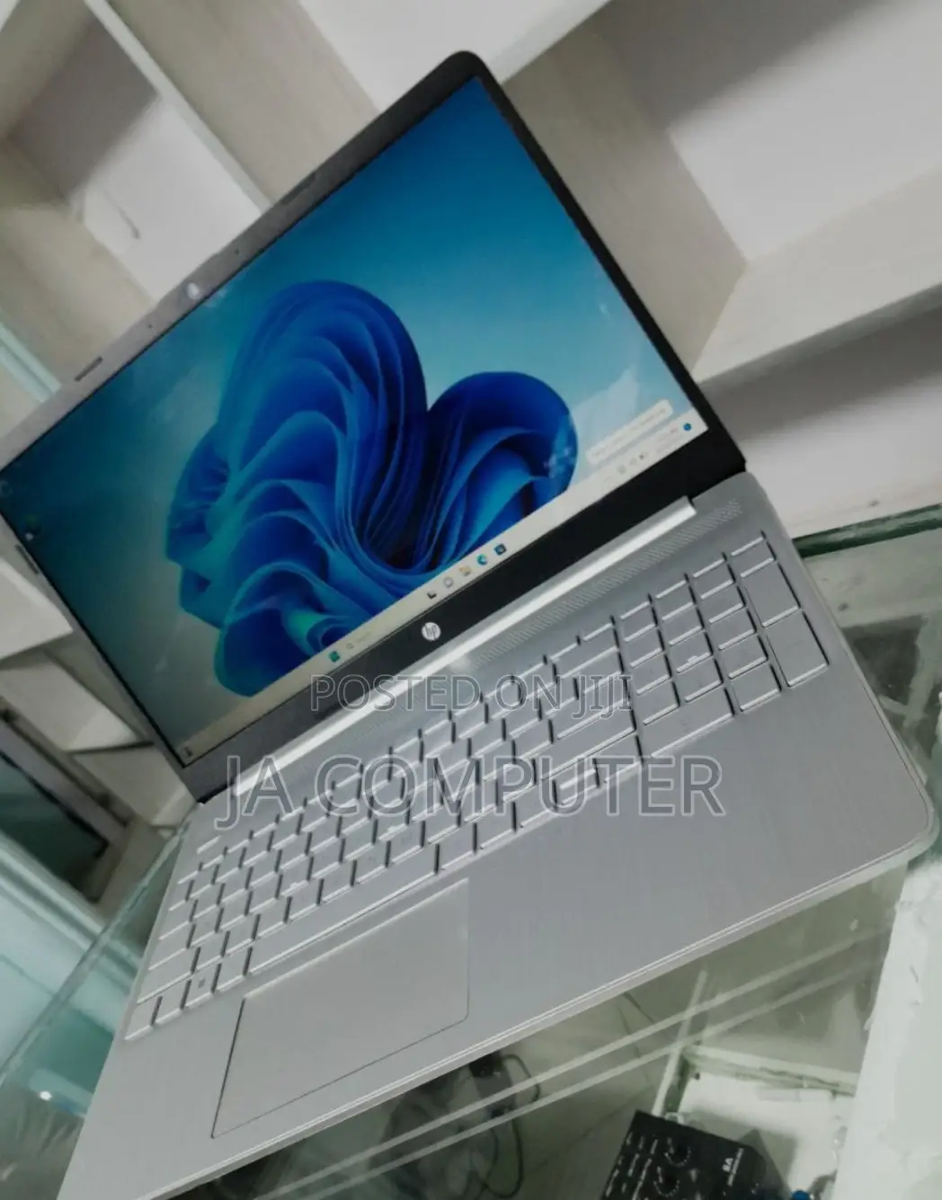 New Laptop HP Stream Notebook 8GB AMD Ryzen 3 SSD 256GB