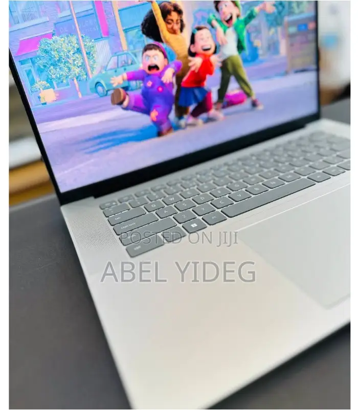 New Laptop Dell Inspiron 16 5620 16GB Intel Core I7 SSD 512GB