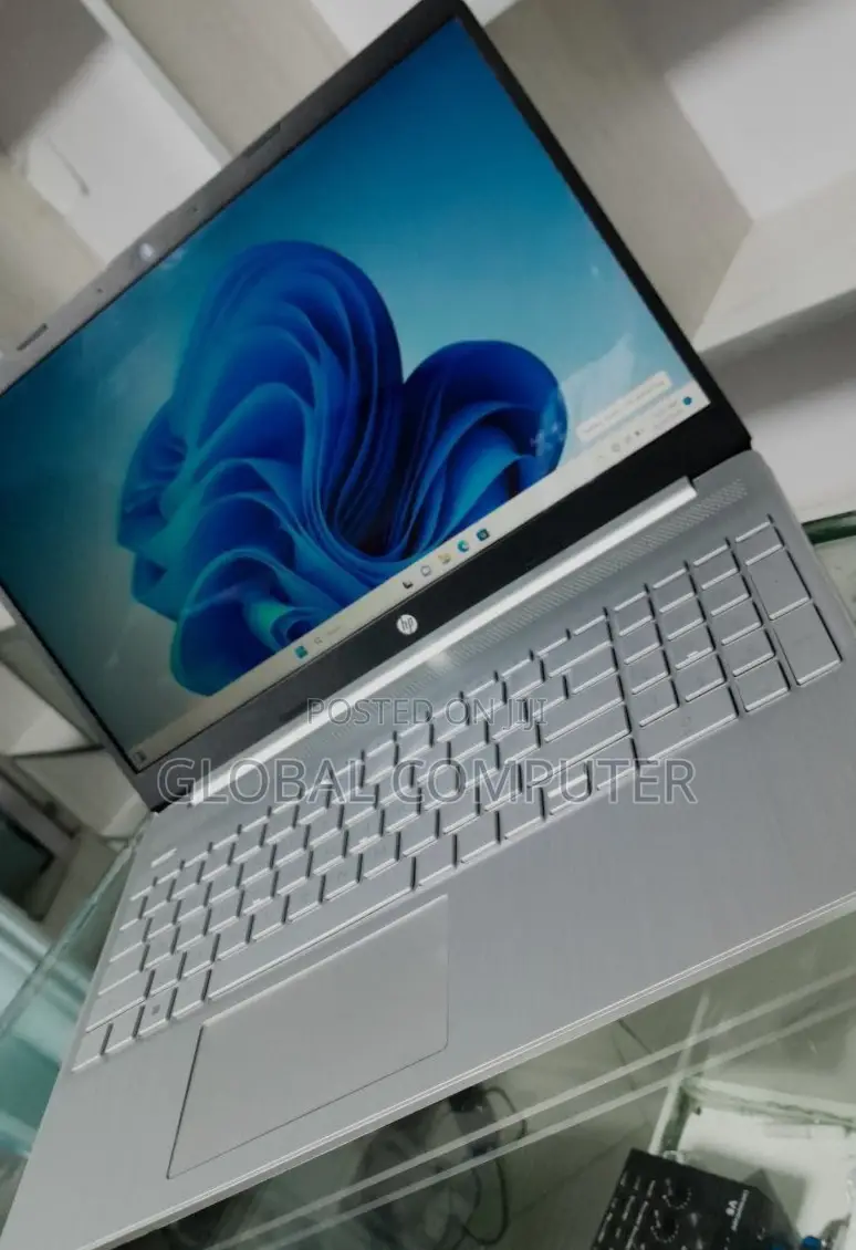 New Laptop HP Stream Notebook 8GB AMD Ryzen 5 SSD 256GB