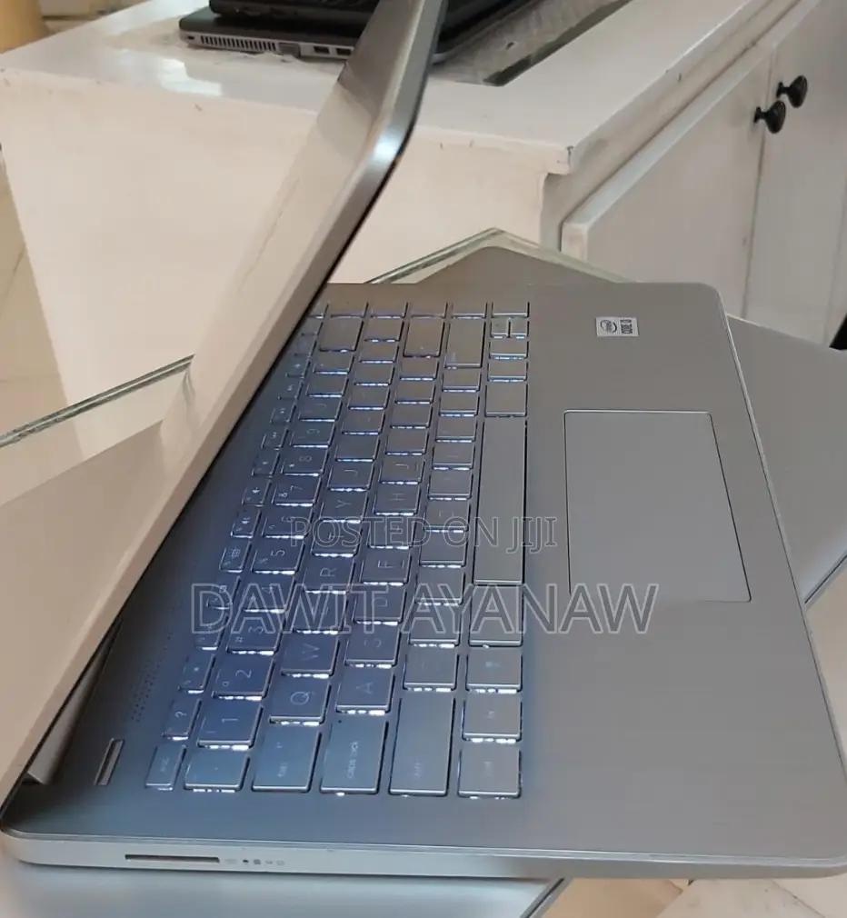 New Laptop 8GB Intel Core I5 SSD 256GB