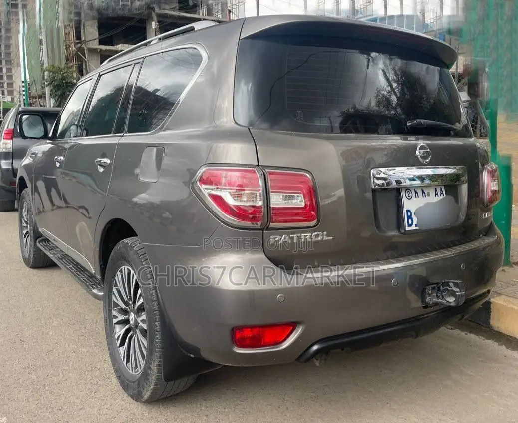 Nissan Patrol 2017 Gold