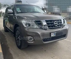 Nissan Patrol 2017 Gold