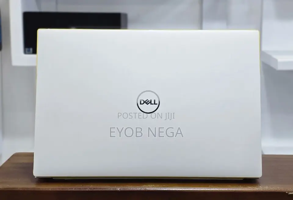 New Laptop Dell XPS 15 32GB Intel Core I9 SSD 2T