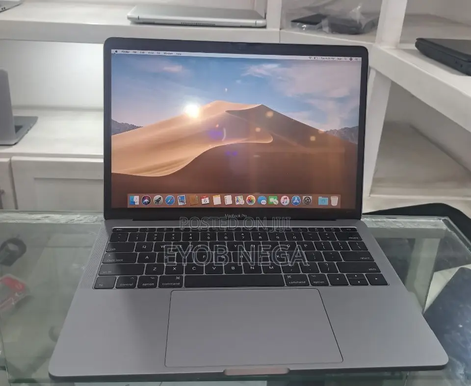 New Laptop Apple MacBook Pro 2017 16GB Intel Core I5 SSD 256GB