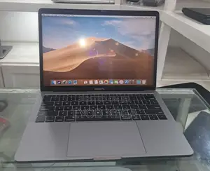 New Laptop Apple MacBook Pro 2017 16GB Intel Core I5 SSD 256GB