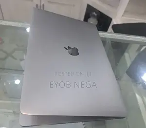 New Laptop Apple MacBook Pro 2017 16GB Intel Core I5 SSD 256GB