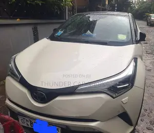 Photo - Toyota C-HR 2017 White