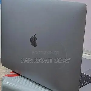 Photo - New Laptop Apple MacBook Pro 2017 16GB Intel Core i7 SSD 256GB