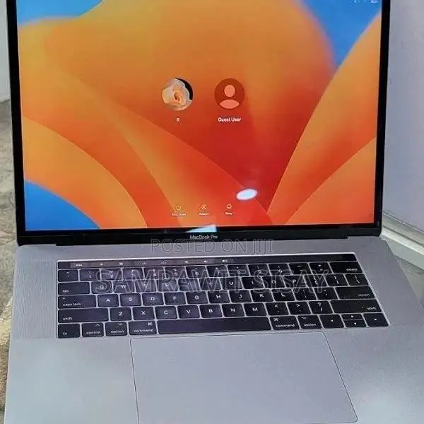 New Laptop Apple MacBook Pro 2017 16GB Intel Core i7 SSD 256GB