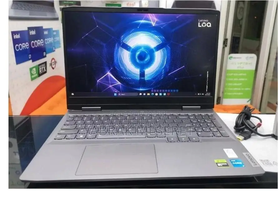 New Laptop Lenovo LOQ 15IRH8 8GB Intel Core i5 SSD 1T