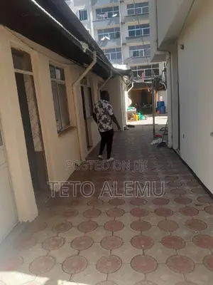 6bdrm House in የሚሸጥ ቤት አያት ዞን ውስጥ, Yeka for sale