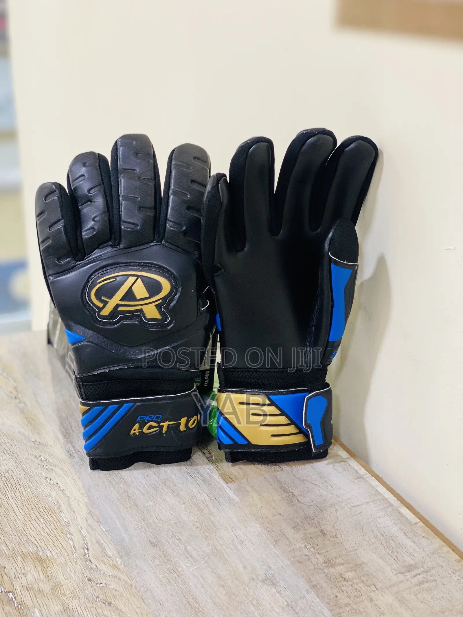 GK Gloves ( Goal Keeper )