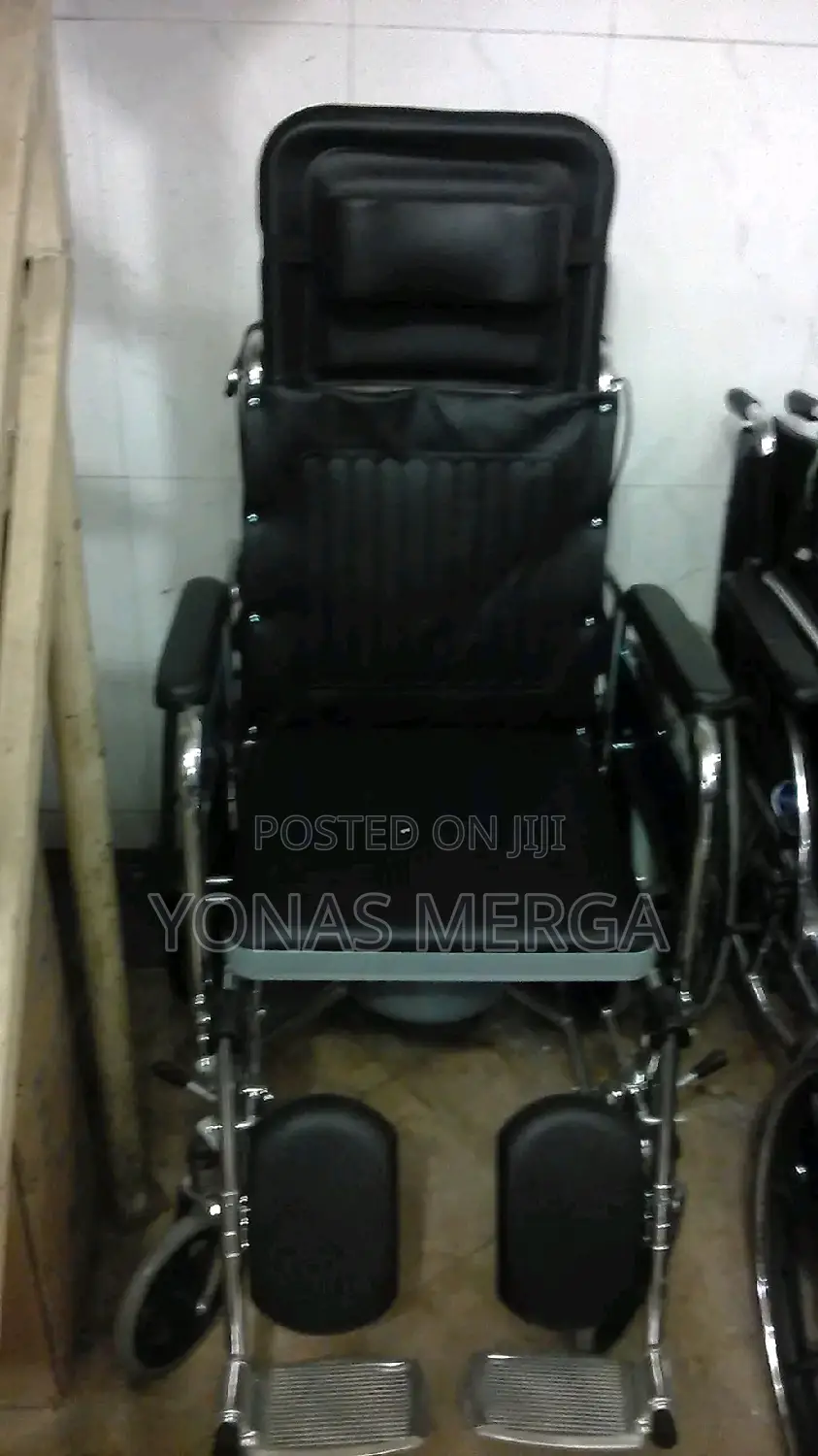 Toilet ዊልቼር/Standard Wheelchair W/ Mags Wheels W/Hand Brake