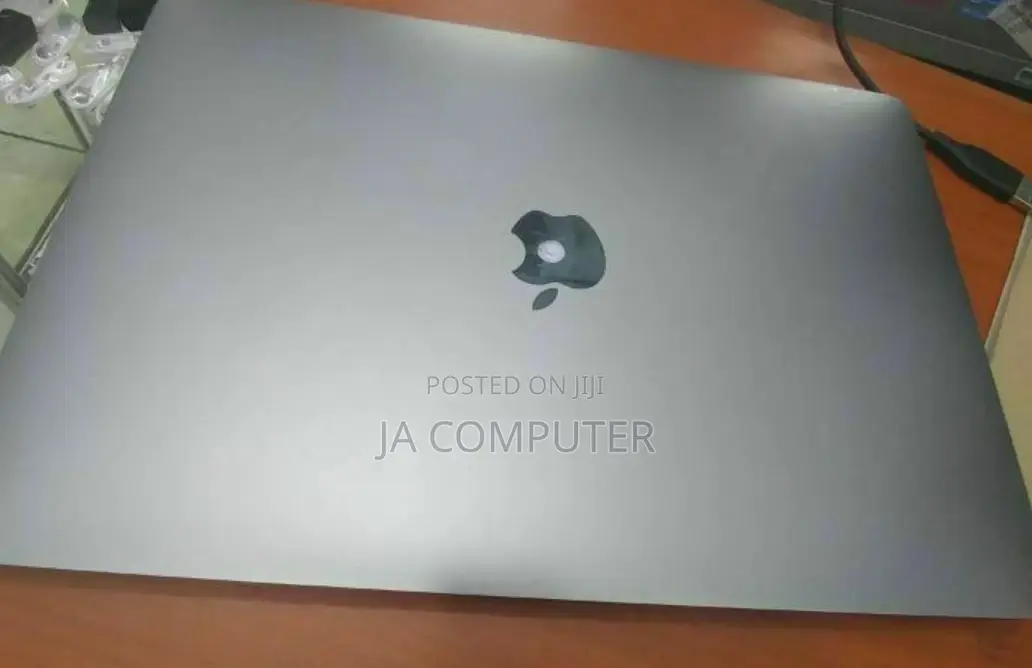 New Laptop Apple MacBook Air 2019 8GB Intel Core I5 SSD 256GB