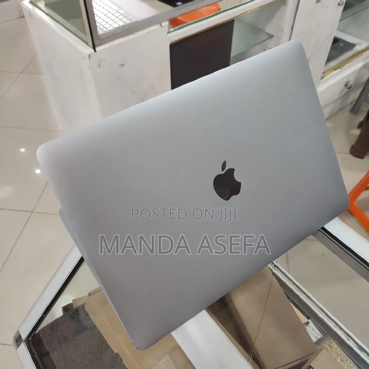 New Laptop Apple MacBook Air 2019 8GB Intel Core I7 SSD 256GB