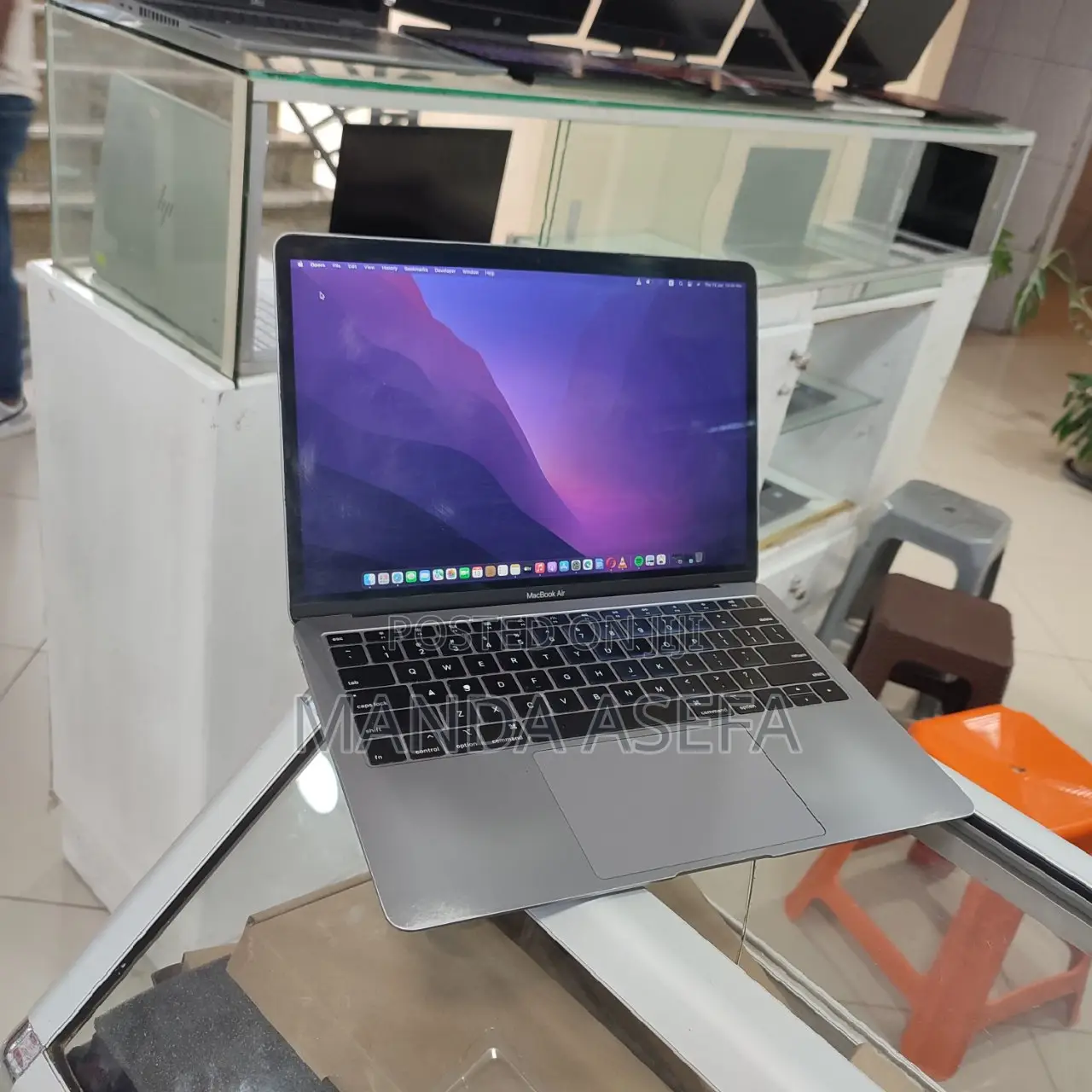 New Laptop Apple MacBook Air 2019 8GB Intel Core I7 SSD 256GB