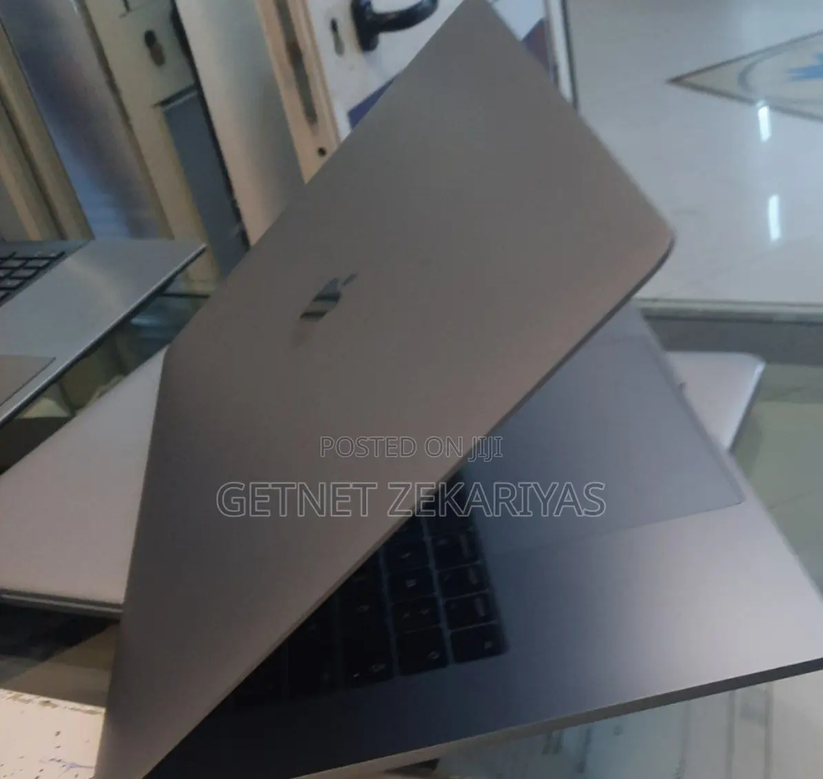 New Laptop Apple MacBook Air 2019 8GB Intel Core I5 SSD 256GB