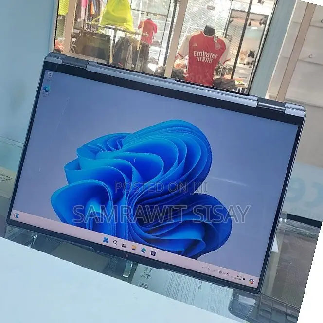 New Laptop Lenovo Yoga 950i 16GB Intel Core i5 SSD 512GB