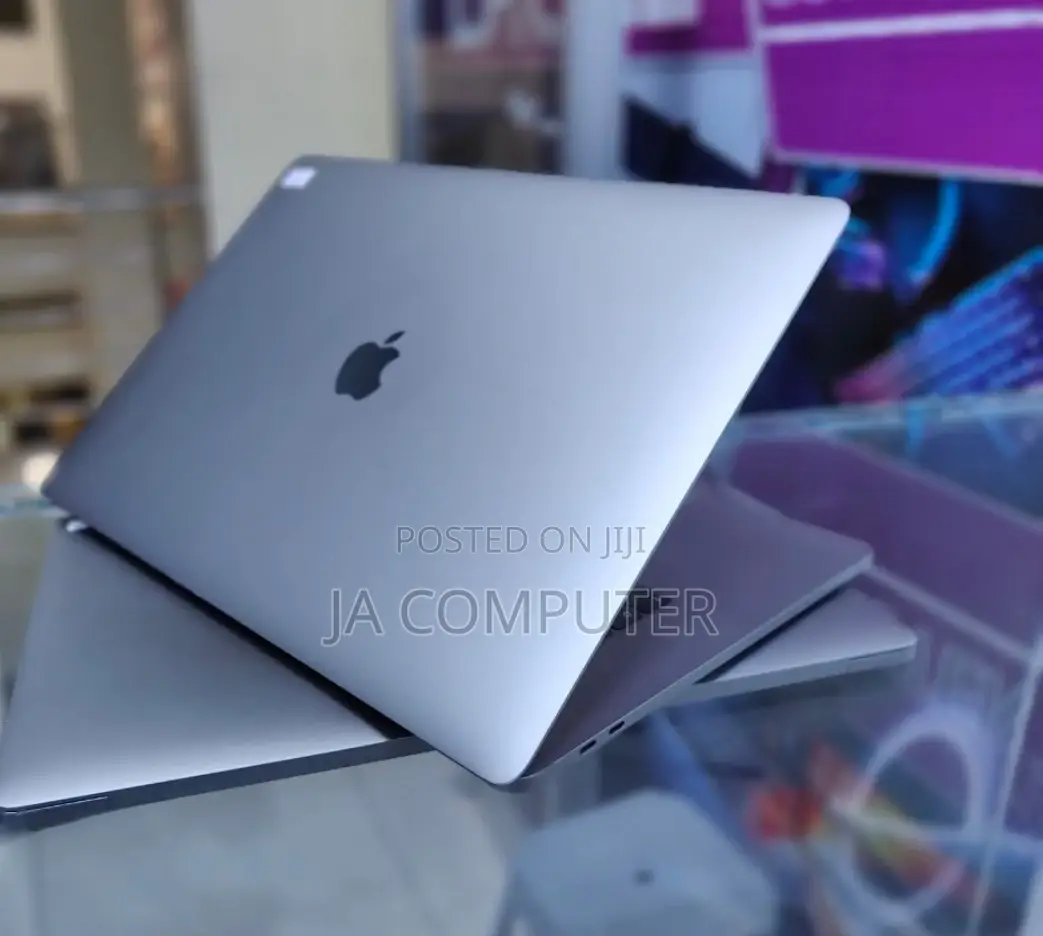 New Laptop Apple MacBook Pro 16GB Intel Core I7 SSD 512GB