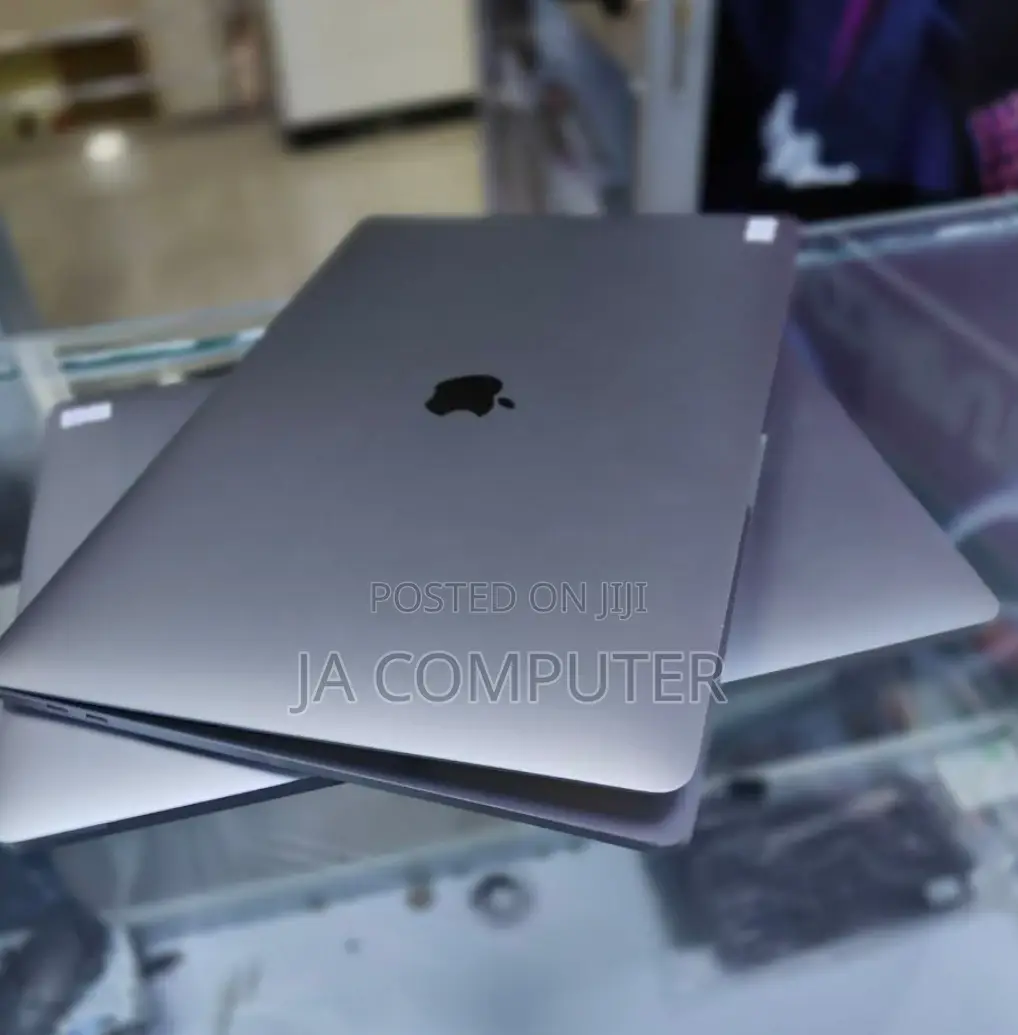 New Laptop Apple MacBook Pro 2017 16GB Intel Core I7 SSD 1T