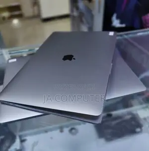 New Laptop Apple MacBook Pro 2017 16GB Intel Core I7 SSD 1T