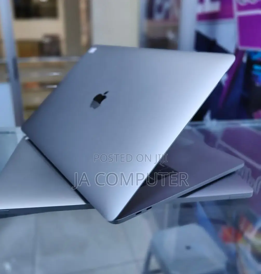 New Laptop Apple MacBook Pro 2017 16GB Intel Core I7 SSD 1T